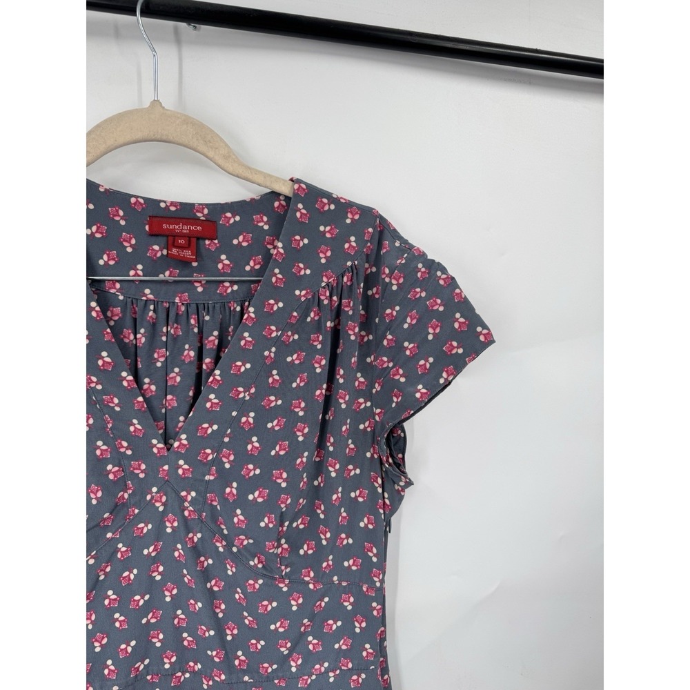 Floral Short-Sleeve V-Neck Midi Dress in Charcoal with Pink Print - Picture 5 of 7